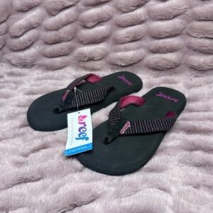 NWT! Reef Black and Pink Flip Flops